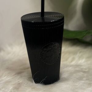 *BRAND NEW* Starbucks Short Black Ribbed Tumbler